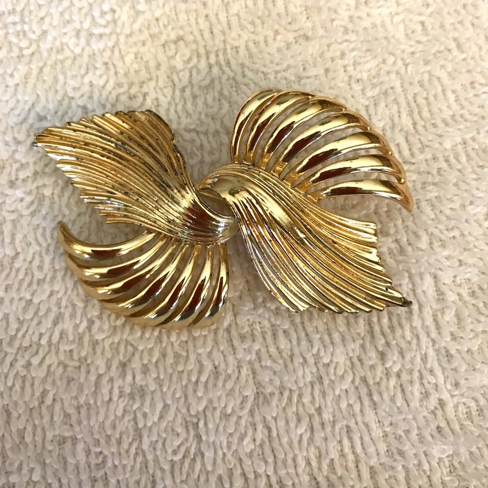 Vintage Gold-Tone Brooch